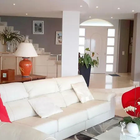Villa De Luxe *
